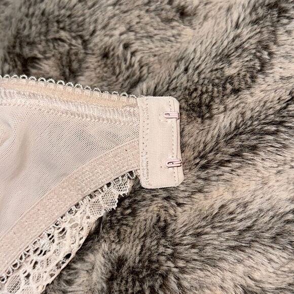 Freya Peach Neutral Lace Underwire Bra | Size 30D - Picture 6 of 8